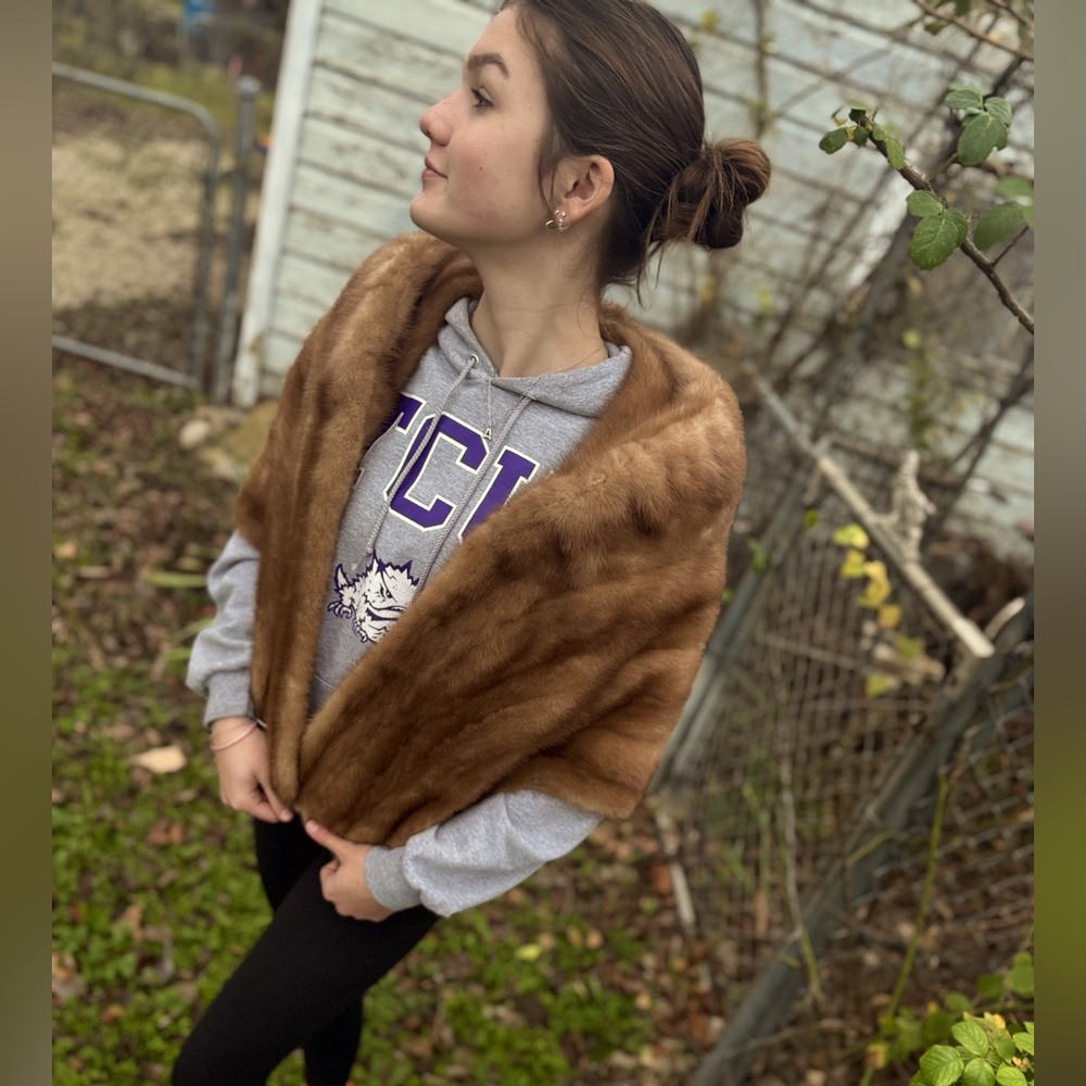 Koslows Mink Fur Stole/Cape